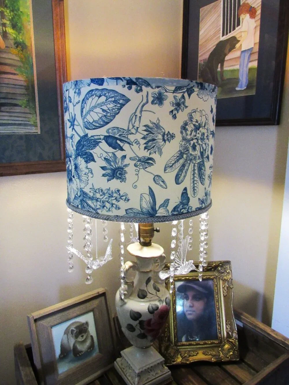 UNIQUE BEAUTIFUL TOILE LAMP SHADE WITH 3 BIRDS + FAUX CRYSTAL HANGING FRINGE